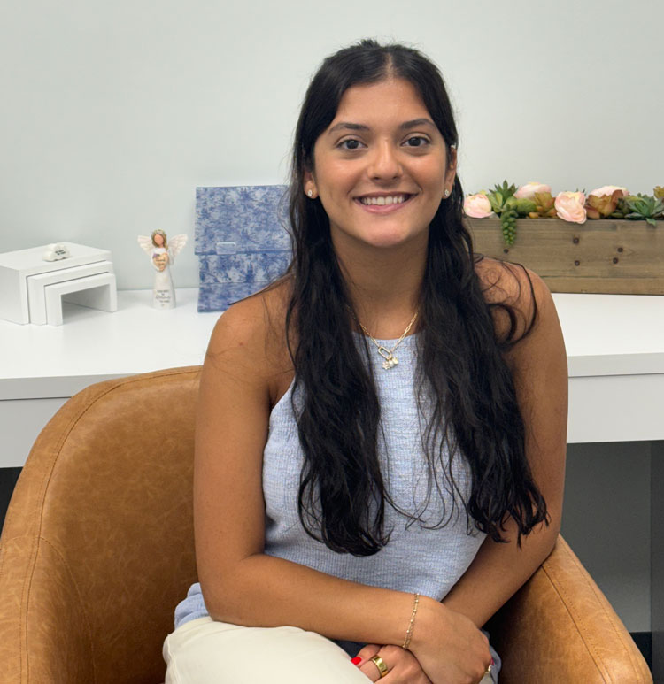 Adrianna Mussumeci, MSW Adrianna Mussumeci, MSW